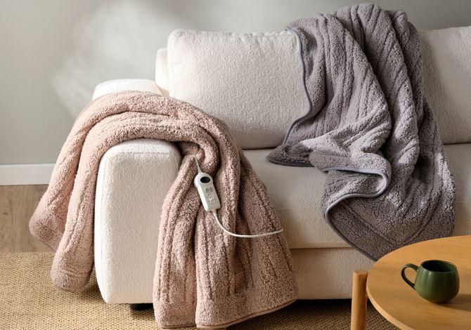 Winter's Hot Topic: Benefits of Heated Throws & Electric Blankets