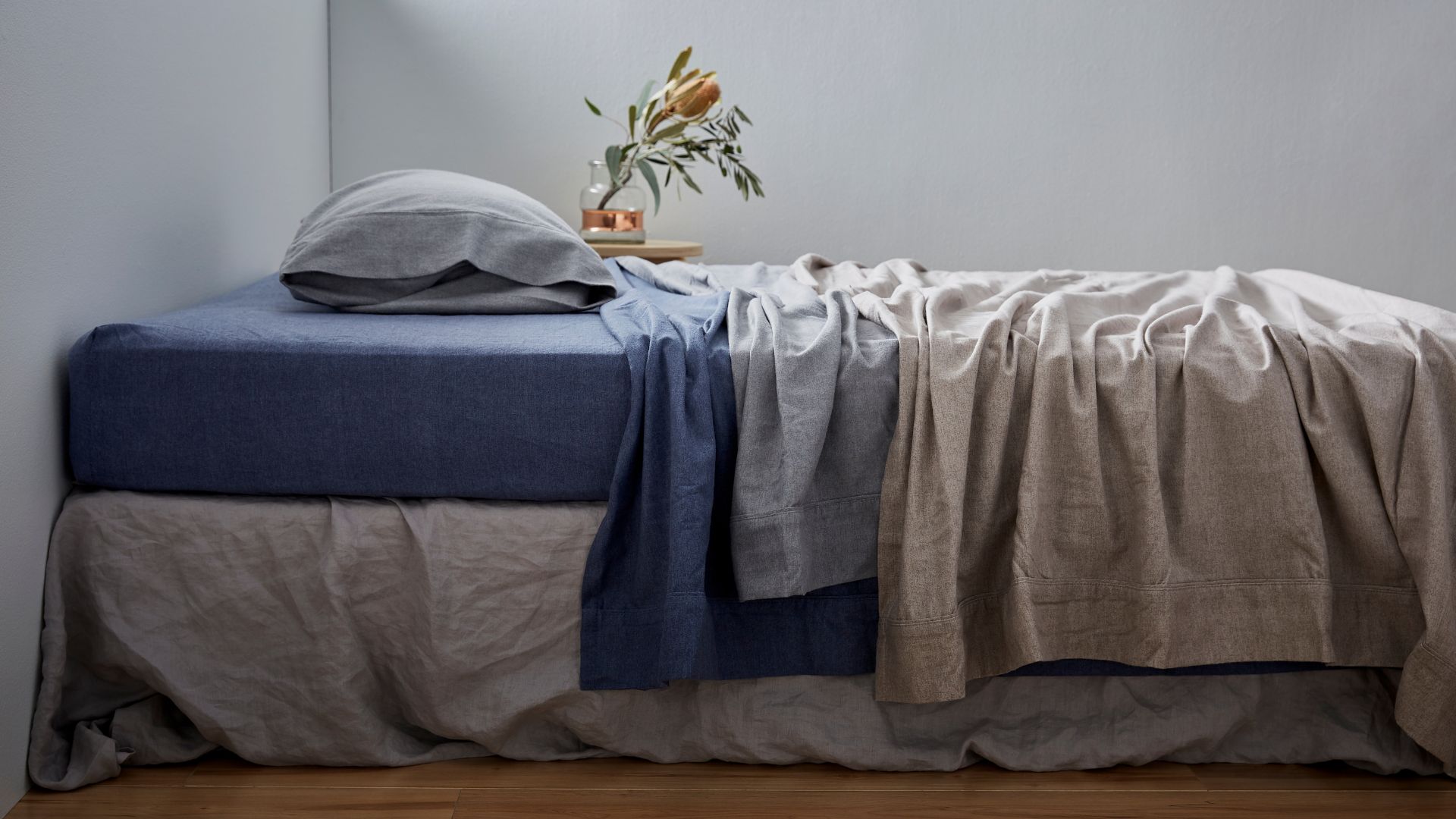 Are Bamboo Sheets Cooling? Choosing the Best Bedding For Hot Sleepers –  Hush Blankets