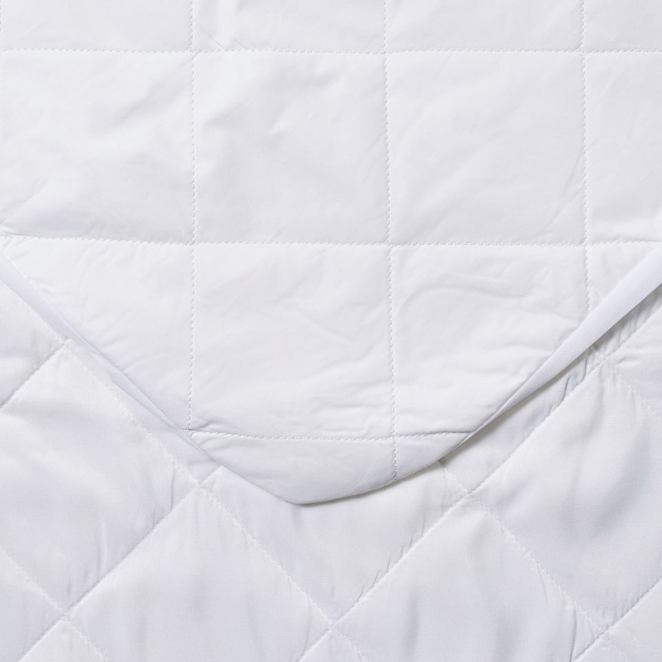 Closeup of Gainsborough Bamboo Quilted Mattress Protector