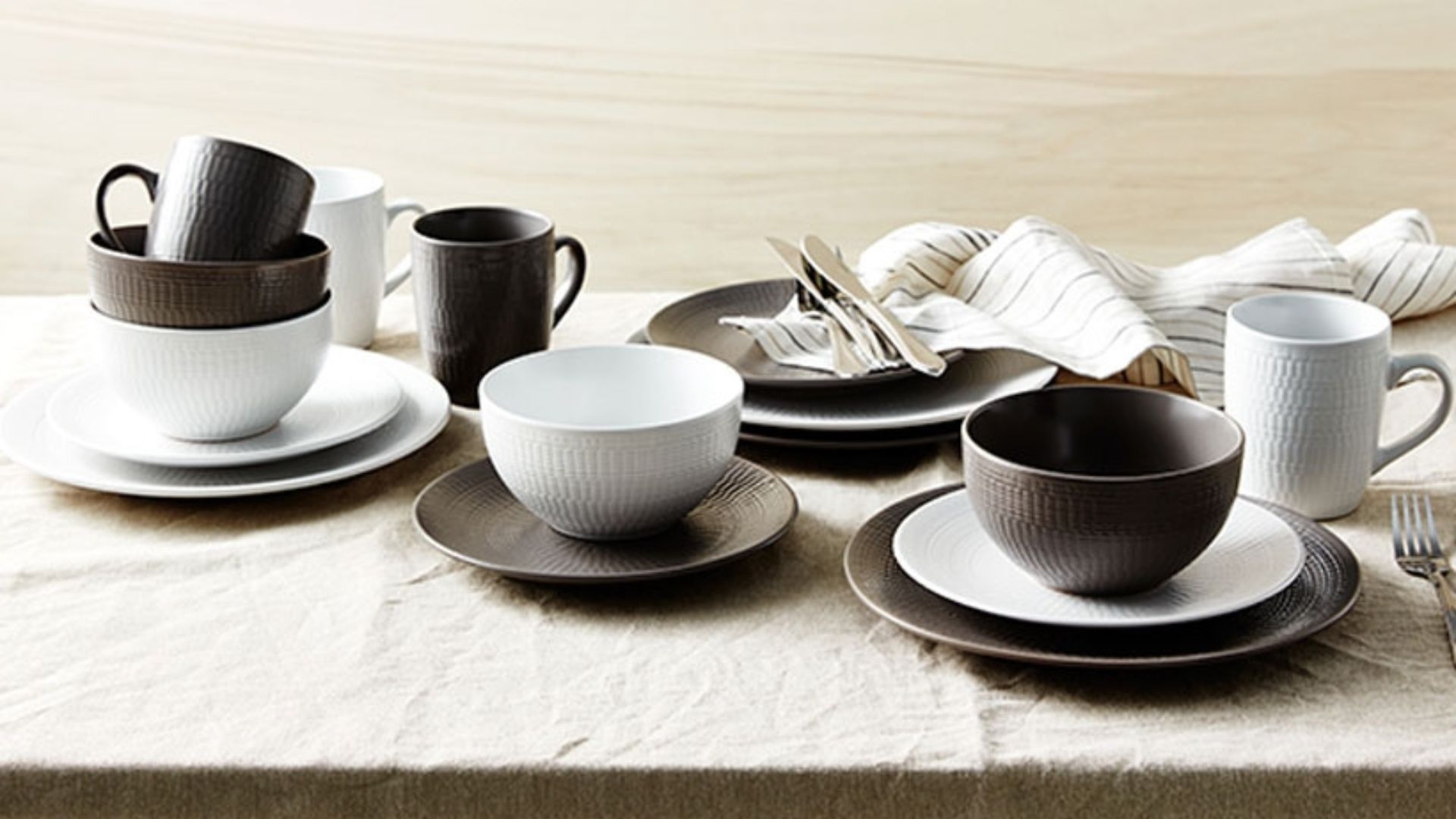 Bone China vs. Porcelain: What's the Difference, and Which One's Better -  Kaitlin Madden Home Blogger