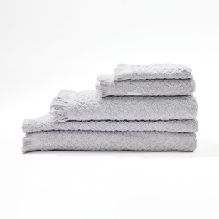 Chyka Daisey Towel Collection Silver