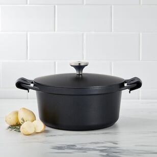 Maxwell & Williams Agile 4.2L Non-Stick Casserole Pot Black