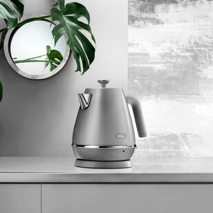 Delonghi Distinta Perla 1.7L Kettle Silver